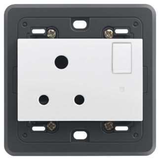VIW20215.L.B Presa 2P+T 5A inglese inter.+spia bianco