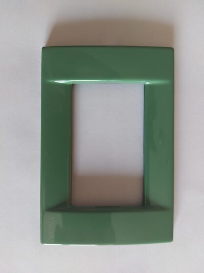 VIW16733.08 placca 3 moduli metallo pressofuso colore verde salvia