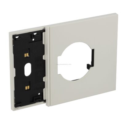 BTIKW8103M03 L.NOW - frame 3M bianco mostr presa Schuko