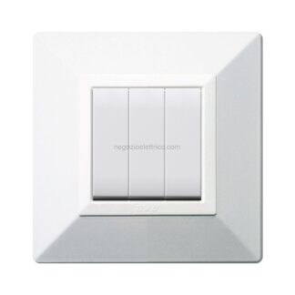 AVEBS31002 3 GANG 10A 2 WAY SWITCH+PLATE